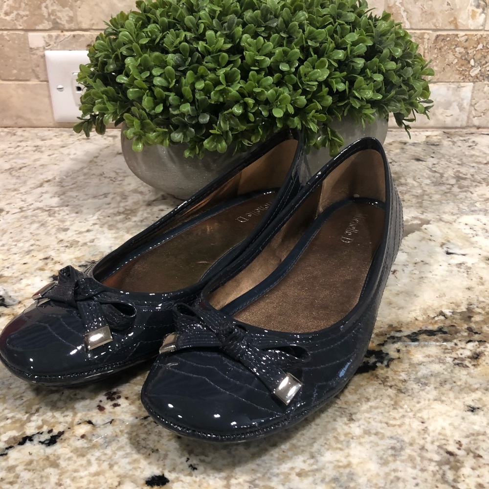 Michelle D Dark Navy Blue Leather Flats - 7.5 M